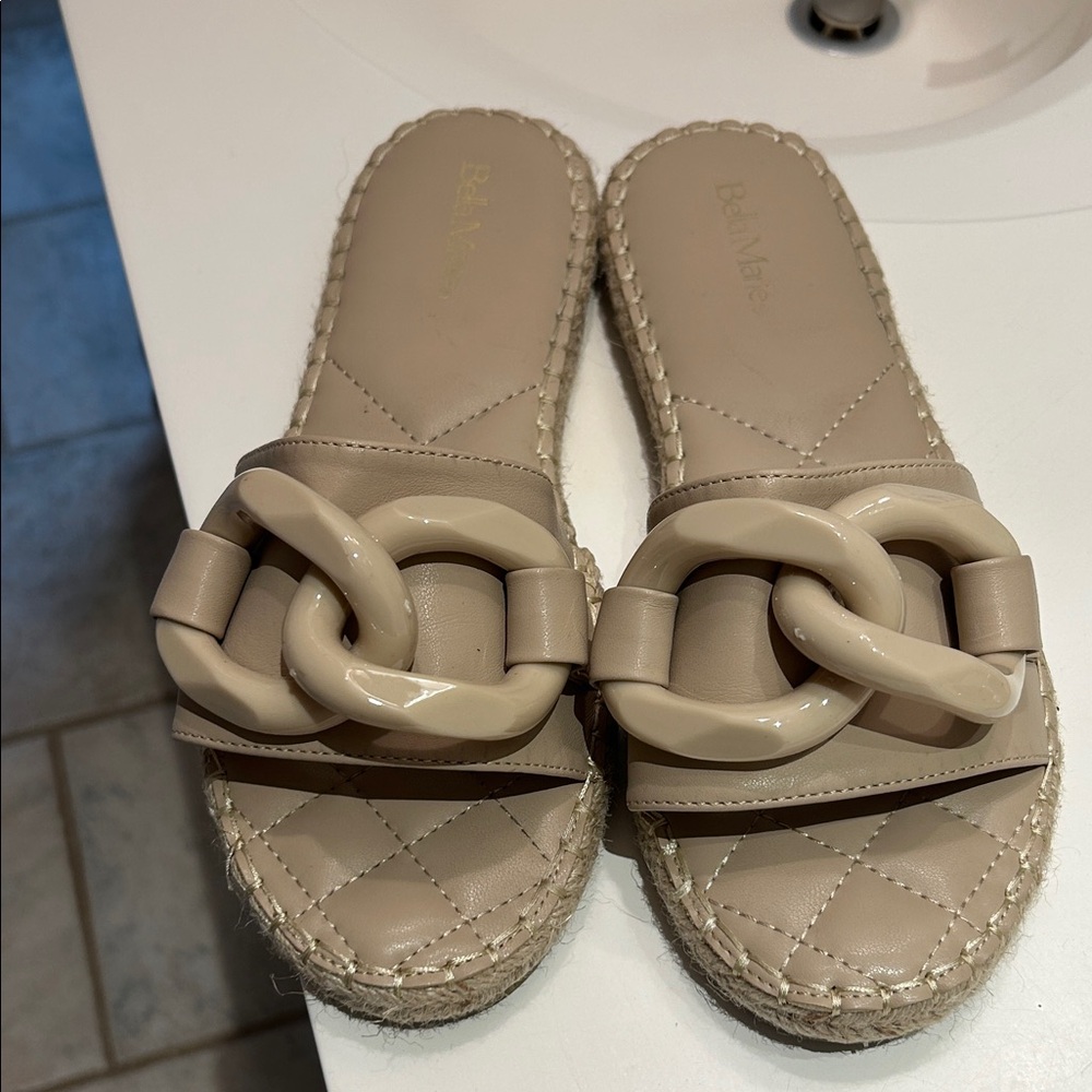 BeaMav Beige Quilted Espadrille Slide with Chain Accent